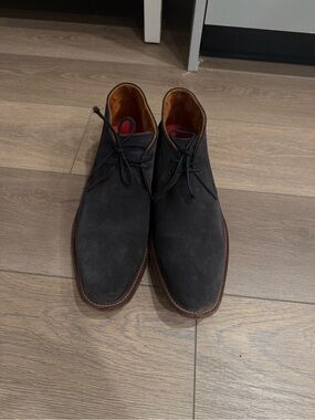 Stacy Adams Black Suede Chukka Boots with Brown Trim